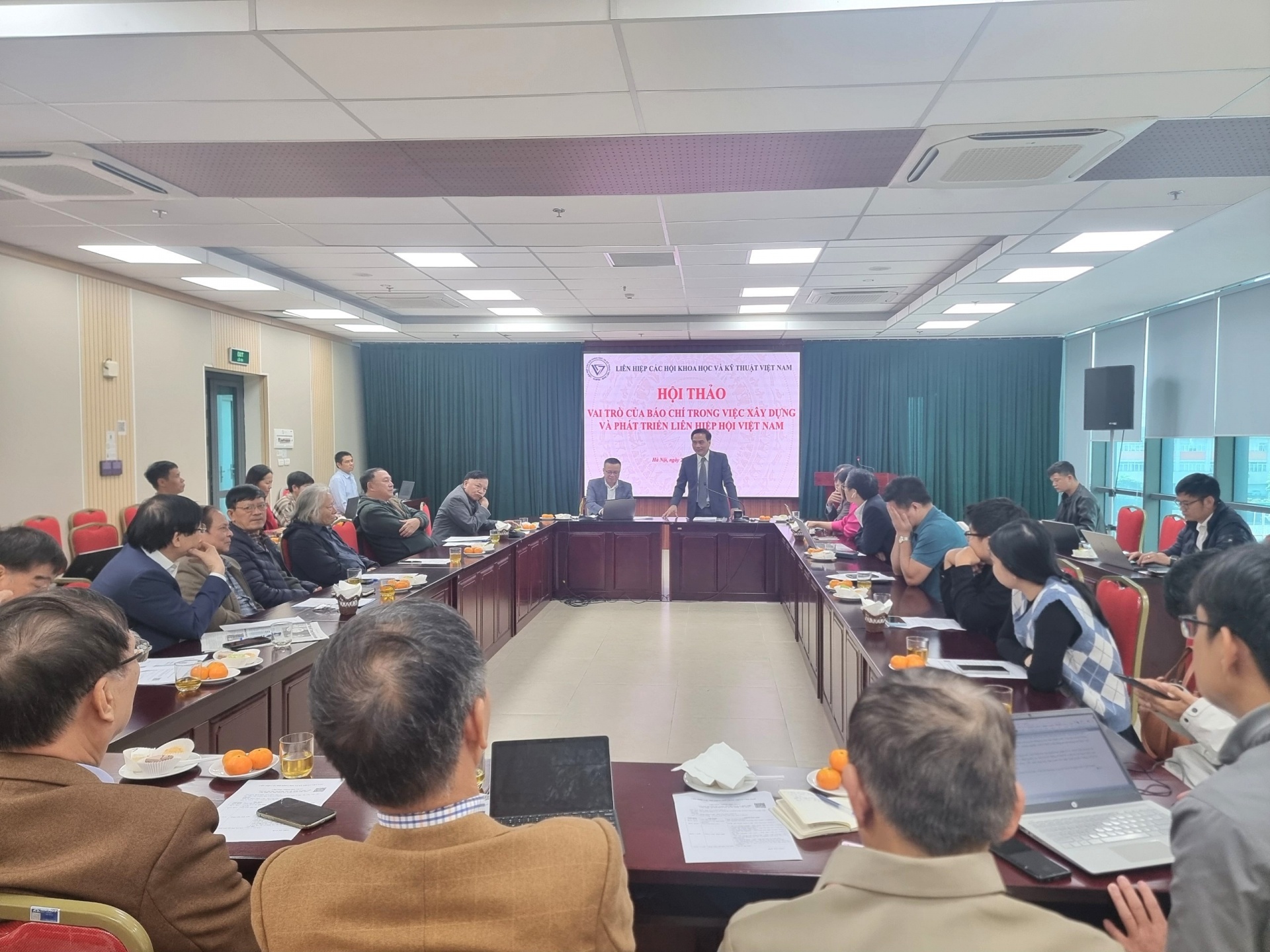 Quang cảnh hội thảo