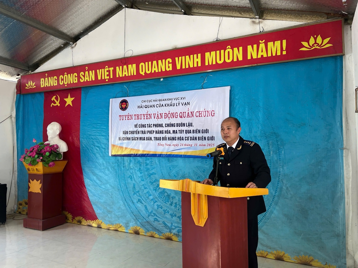 Hải quan Cửa khẩu Lý Vạn (Cao Bằng): Điểm sáng về công tác tuyên truyền pháp luật, vận động quần chúng Hải quan Cửa khẩu Lý Vạn (Cao Bằng): Điểm sáng về công tác tuyên truyền pháp luật, vận động quần chúng