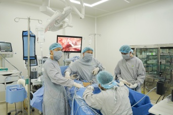 Cần nâng tử cung: Sáng chế độc quyền trong mổ khuyết sẹo lấy thai ở Việt Nam