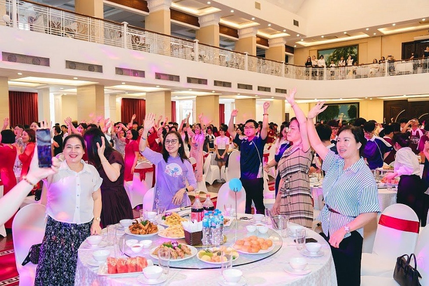 Truyền thông mạnh mẽ – Hành động quyết liệt vì bữa ăn an toàn của nhân dân Truyền thông mạnh mẽ – Hành động quyết liệt vì bữa ăn an toàn của nhân dân