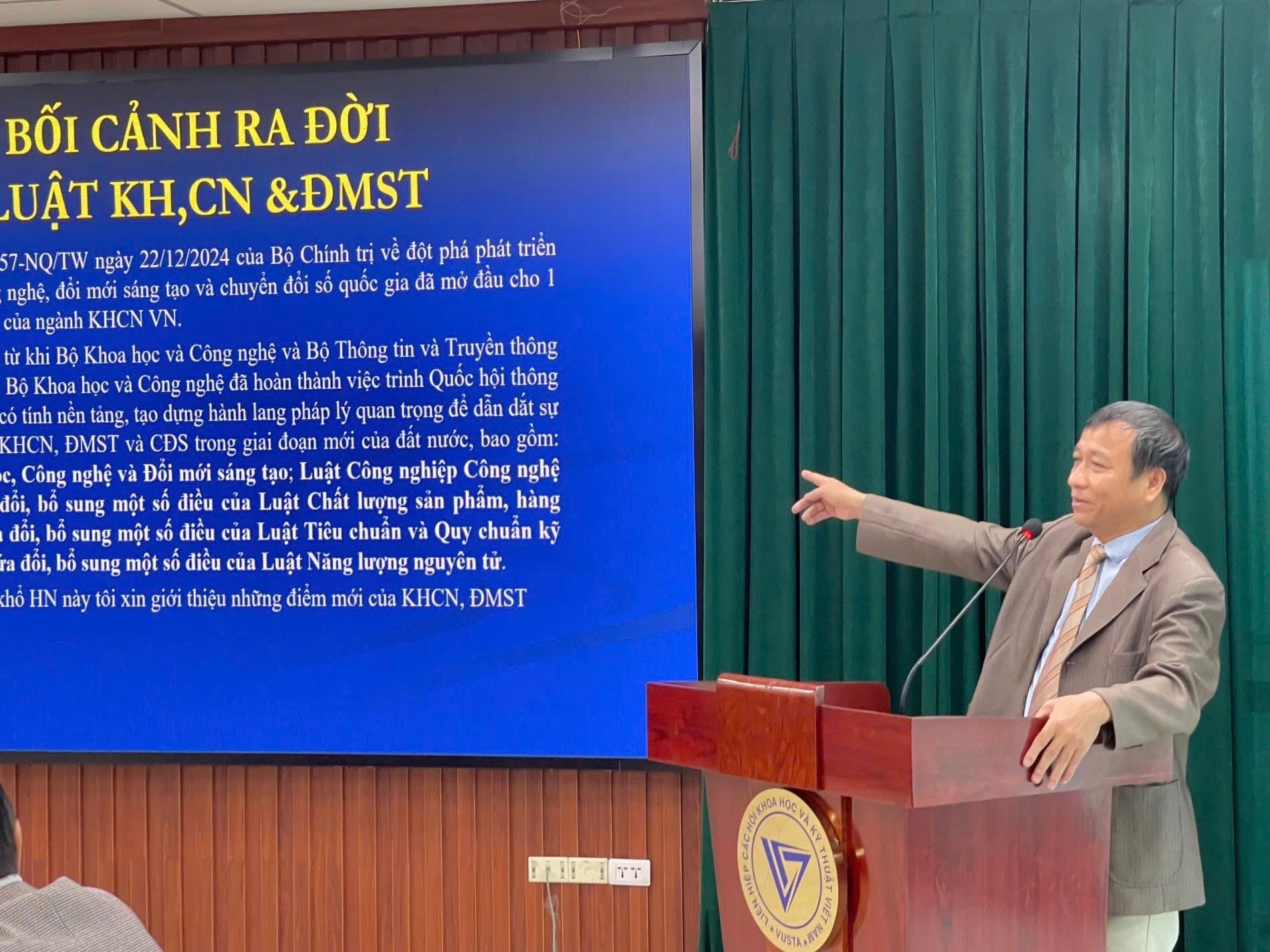 Phó Tổng Thư ký kiêm Trưởng ban Khoa học và Hợp tác quốc tế Liên hiệp Hội Việt Nam Lê Công Lương