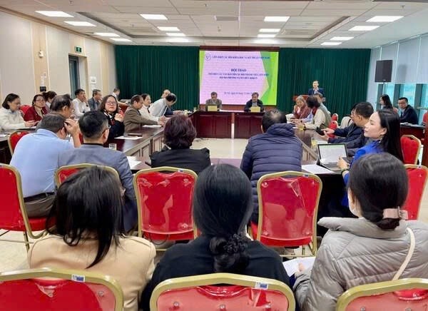 Phó Chủ tịch Liên hiệp Hội Việt Nam Phạm Quang Thao và Phó Tổng Thư ký kiêm Trưởng Ban Khoa học và Hợp tác quốc tế Liên hiệp Hội Việt Nam Lê Công Lương đồng chủ trì hội thảo.