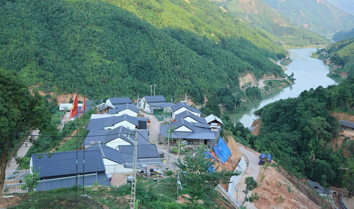 Petrovietnam - Trụ cột kinh tế, động lực phát triển bền vững của Việt Nam Petrovietnam - Trụ cột kinh tế, động lực phát triển bền vững của Việt Nam