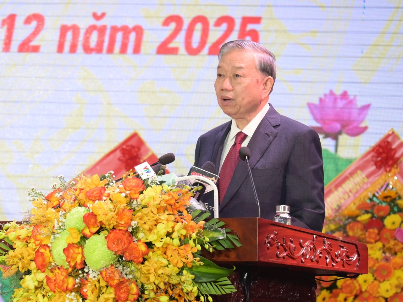 Tổng Bí thư Tô Lâm dự và phát biểu lễ kỷ niệm 80 năm Ngày truyền thống LLVT Quân khu 9