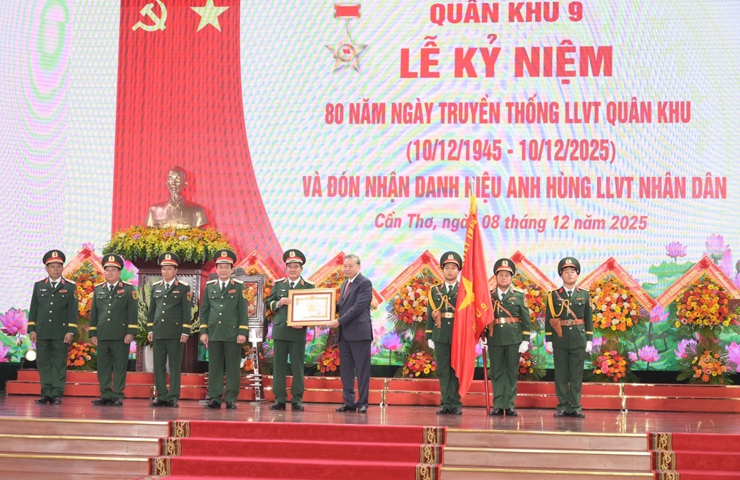 Tổng Bí thư Tô Lâm dự và phát biểu lễ kỷ niệm 80 năm Ngày truyền thống LLVT Quân khu 9