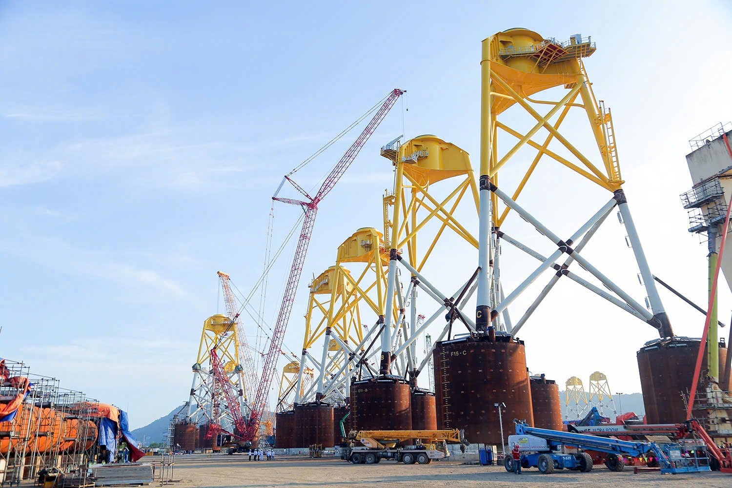 Petrovietnam – hình mẫu doanh nghiệp quốc gia trong hành trình phát triển đất nước Petrovietnam – hình mẫu doanh nghiệp quốc gia trong hành trình phát triển đất nước