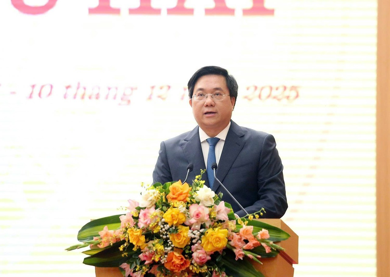 Tiếp tục đổi mới nâng cao hiệu lực quản trị tạo thế và lực cho chặng đường mới Tiếp tục đổi mới nâng cao hiệu lực quản trị tạo thế và lực cho chặng đường mới