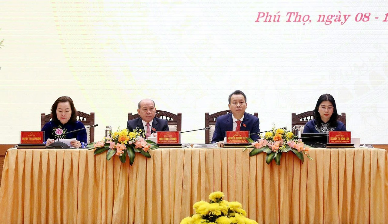 Tiếp tục đổi mới nâng cao hiệu lực quản trị tạo thế và lực cho chặng đường mới Tiếp tục đổi mới nâng cao hiệu lực quản trị tạo thế và lực cho chặng đường mới