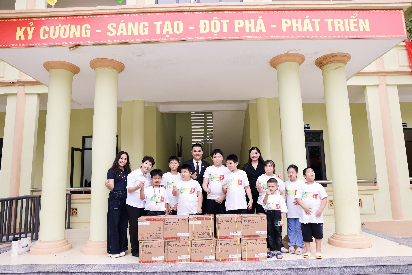 Herbalife Việt Nam được trao giải thưởngTrách Nhiệm Xã Hội Doanh Nghiệp của AmCham lần thứ tám liên tiếp Herbalife Việt Nam được trao giải thưởngTrách Nhiệm Xã Hội Doanh Nghiệp của AmCham lần thứ tám liên tiếp