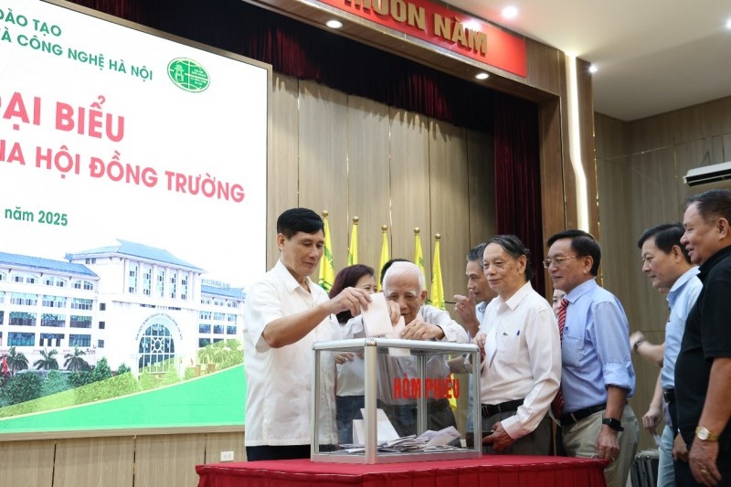 HUBT thành lập Hội đồng trường theo Luật Giáo dục đại học HUBT thành lập Hội đồng trường theo Luật Giáo dục đại học