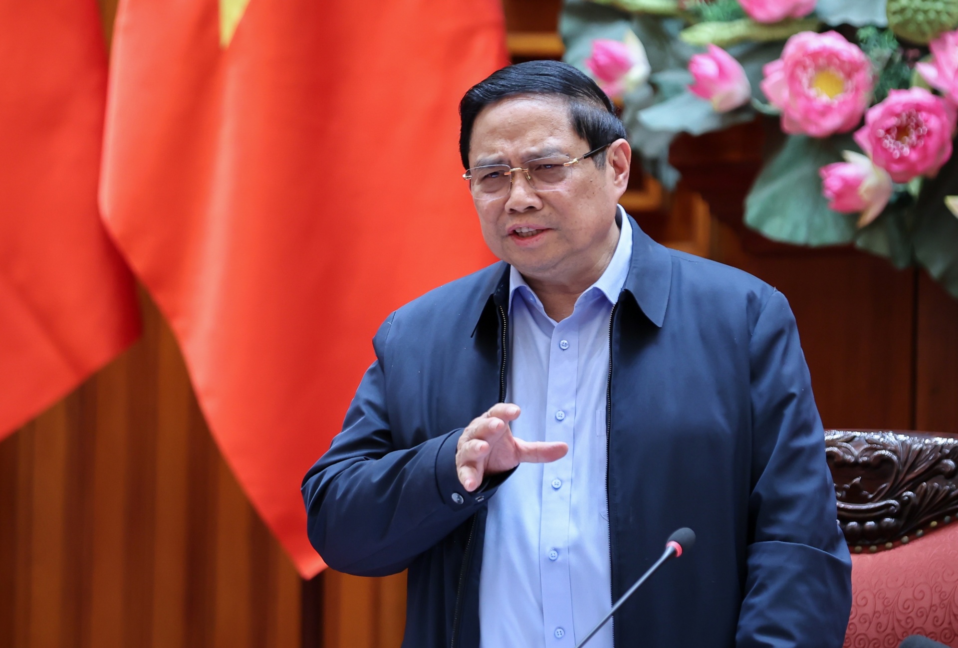 Thủ tướng yêu cầu trước mắt Quảng Trị tập trung nguồn lực để khắc phục sạt lở, khôi phục chỗ ở cho 12 hộ dân tại Khe Sanh - Ảnh: VGP/Nhật Bắc Thủ tướng yêu cầu trước mắt Quảng Trị tập trung nguồn lực để khắc phục sạt lở, khôi phục chỗ ở cho 12 hộ dân tại Khe Sanh - Ảnh: VGP/Nhật Bắc