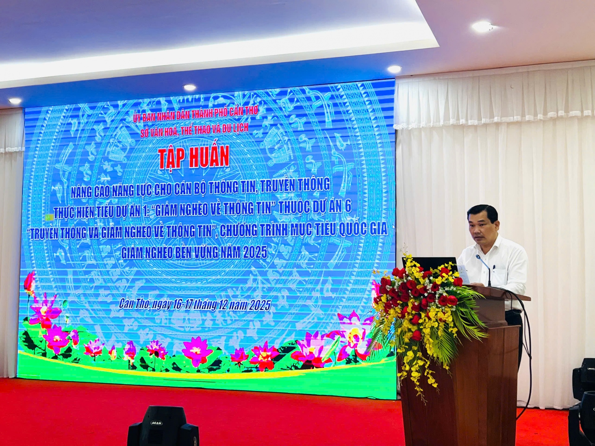 Nâng cao năng lực truyền thông cho cán bộ xã về chương trình mục tiêu quốc gia giảm nghèo