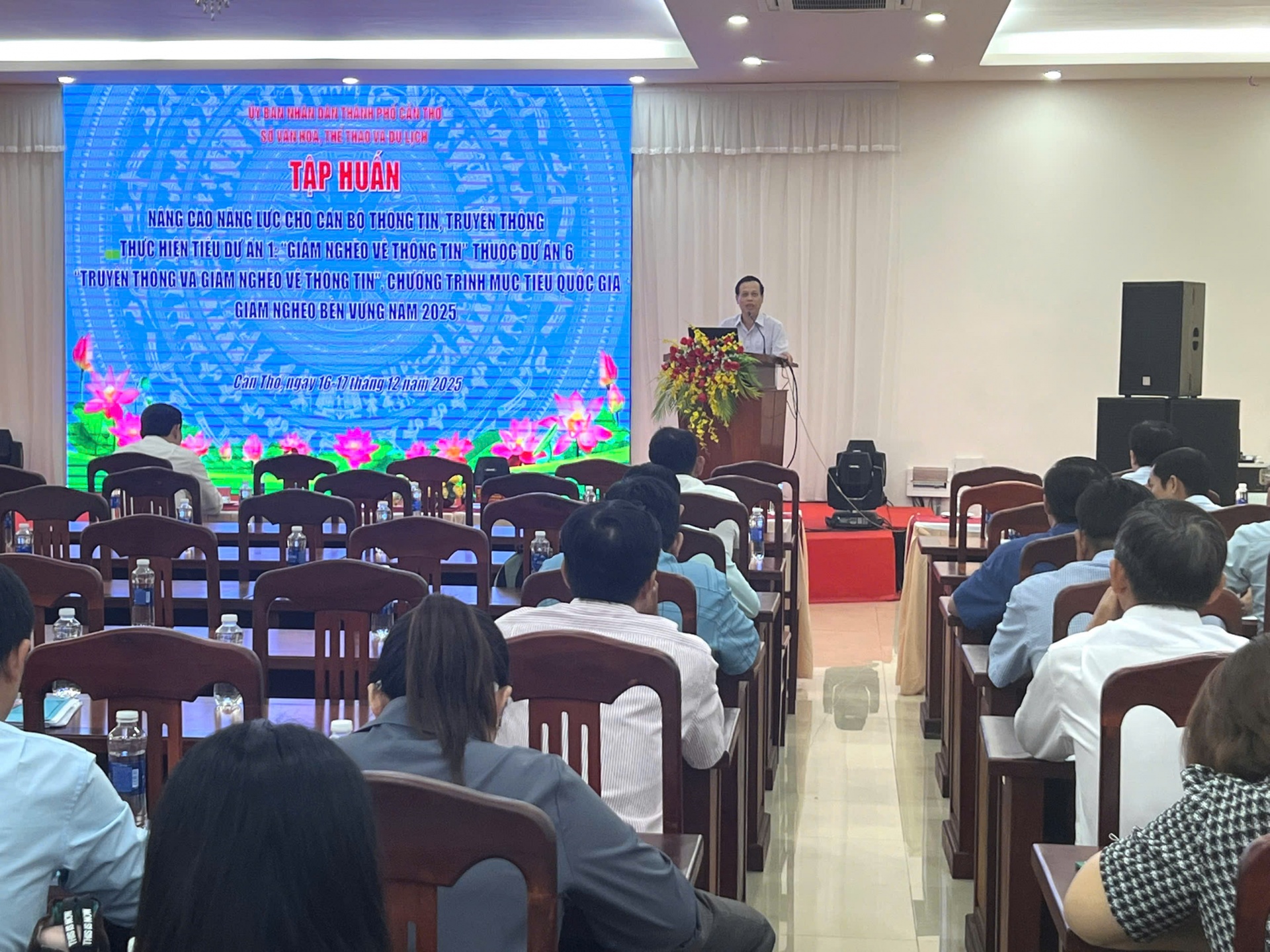 Nâng cao năng lực truyền thông cho cán bộ xã về chương trình mục tiêu quốc gia giảm nghèo Nâng cao năng lực truyền thông cho cán bộ xã về chương trình mục tiêu quốc gia giảm nghèo