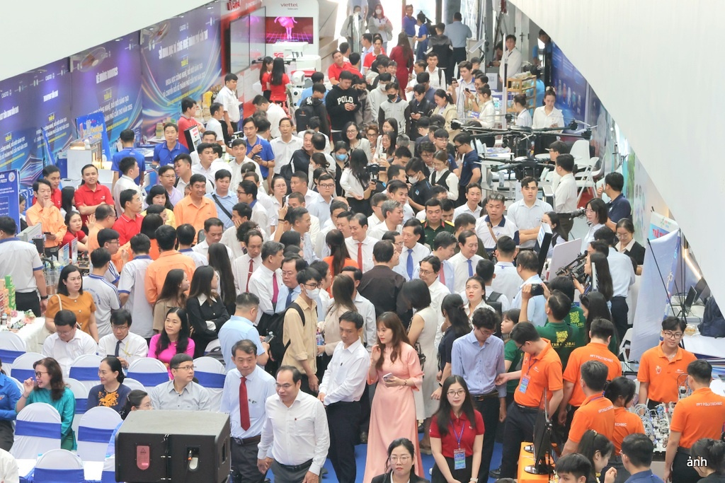 Cần Thơ lấy khoa học công nghệ và đổi mới sáng tạo làm trụ cột phát triển bền vững Cần Thơ lấy khoa học công nghệ và đổi mới sáng tạo làm trụ cột phát triển bền vững