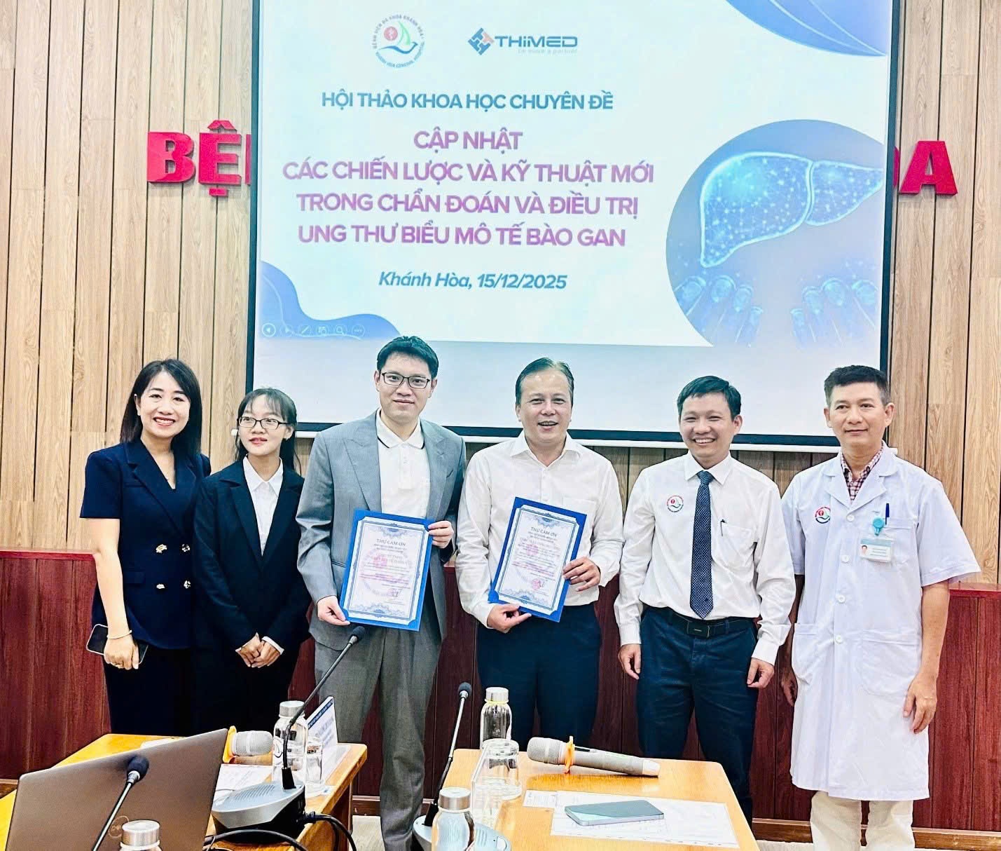 Hội thảo cập nhật kỹ thuật mới trong điều trị ung thư gan và phẫu thuật thị phạm thành công ca bệnh phức tạp Hội thảo cập nhật kỹ thuật mới trong điều trị ung thư gan và phẫu thuật thị phạm thành công ca bệnh phức tạp