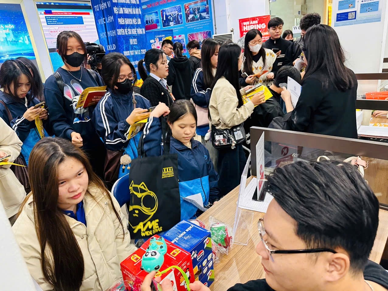 Hà Nội khai trương Cổng thông tin việc làm và tổ chức phiên giao dịch việc làm chuyên đề công nghệ thông tin Hà Nội khai trương Cổng thông tin việc làm và tổ chức phiên giao dịch việc làm chuyên đề công nghệ thông tin