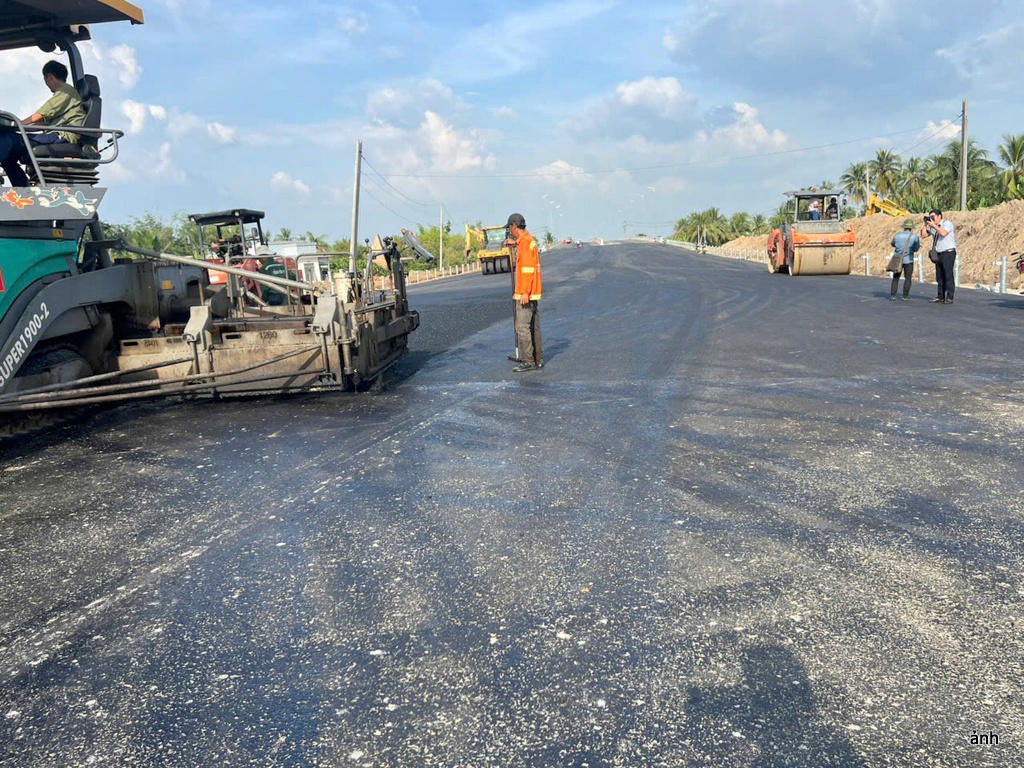 Cao tốc Cần Thơ - Cà Mau trước ngày khánh thành Cao tốc Cần Thơ - Cà Mau trước ngày khánh thành