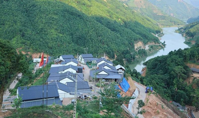Những ngôi nhà khang trang tại thôn Kho Vàng (Lào Cai) do Petrovietnam tài trợ Những ngôi nhà khang trang tại thôn Kho Vàng (Lào Cai) do Petrovietnam tài trợ