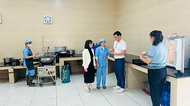 Tăng cường ATTP trong học đường và bếp ăn tập thể, Yêu cầu cấp thiết trong bối cảnh nhiều nguy cơ tiềm ẩn
