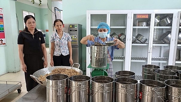 Tăng cường ATTP trong học đường và bếp ăn tập thể, Yêu cầu cấp thiết trong bối cảnh nhiều nguy cơ tiềm ẩn