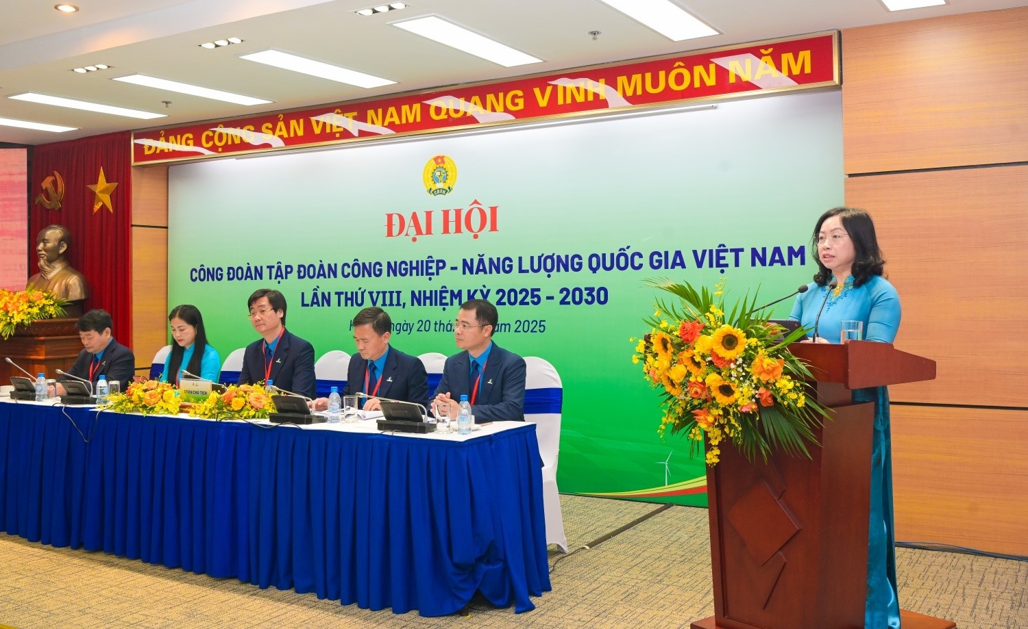 Giữ lửa truyền thống, xây dựng Công đoàn Petrovietnam vững mạnh đồng hành cùng người lao động phát triển trong kỷ nguyên mới