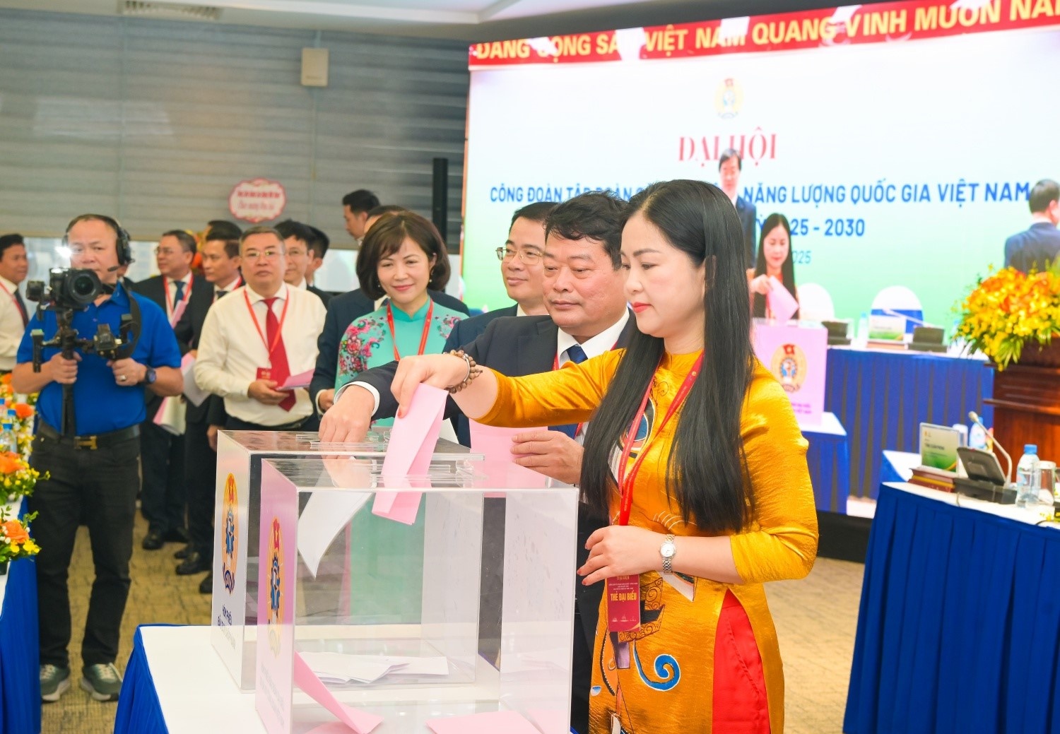 Giữ lửa truyền thống, xây dựng Công đoàn Petrovietnam vững mạnh đồng hành cùng người lao động phát triển trong kỷ nguyên mới