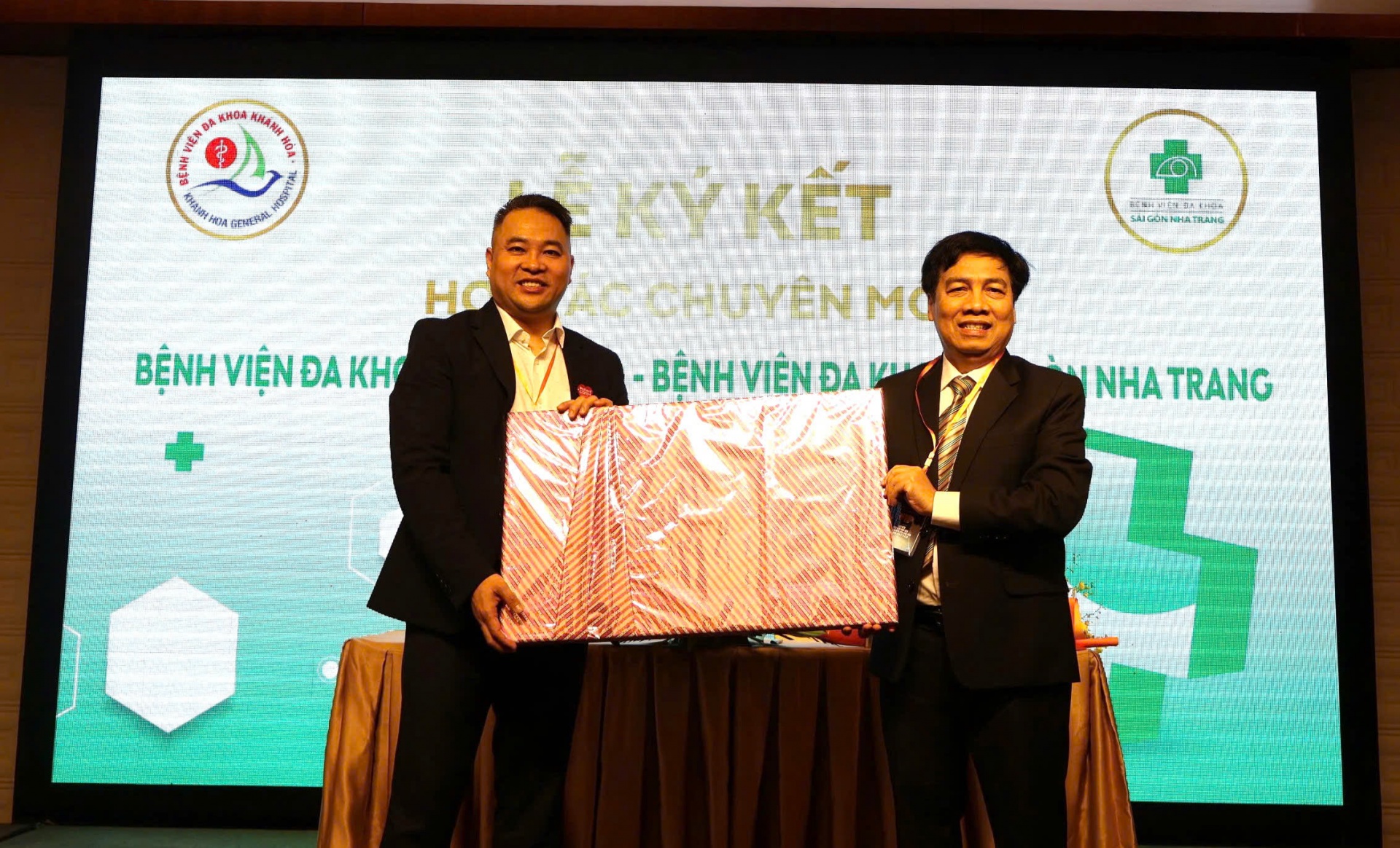 Ký kết hợp tác chuyên môn giữa Bệnh viện Đa khoa Khánh Hoà và BVĐK Sài Gòn Nha Trang​​​​​​​