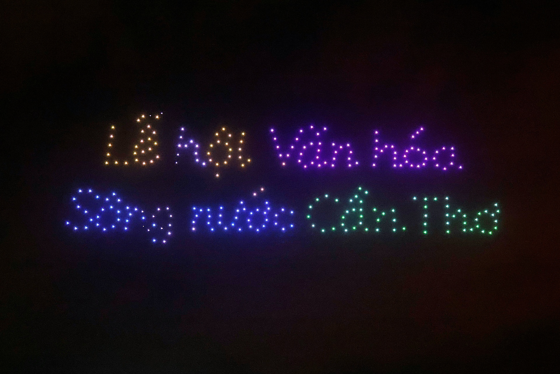 Lễ hội Văn hóa sông nước Cần Thơ: Điểm nhấn kết nối phát triển du lịch sông nước miền Tây Lễ hội Văn hóa sông nước Cần Thơ: Điểm nhấn kết nối phát triển du lịch sông nước miền Tây