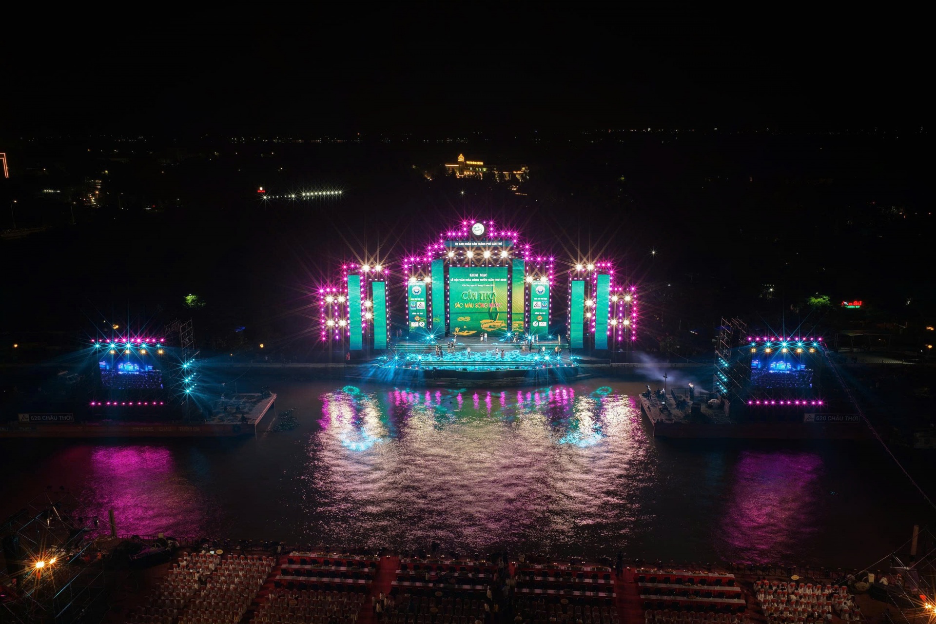 Khai mạc Lễ hội Văn hóa sông nước Cần Thơ 2025 - Tôn vinh sắc màu sông nước Tây Đô Khai mạc Lễ hội Văn hóa sông nước Cần Thơ 2025 - Tôn vinh sắc màu sông nước Tây Đô