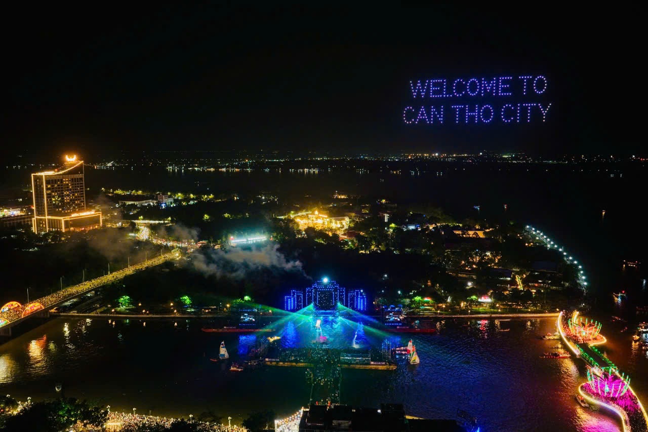 Khai mạc Lễ hội Văn hóa sông nước Cần Thơ 2025 - Tôn vinh sắc màu sông nước Tây Đô Khai mạc Lễ hội Văn hóa sông nước Cần Thơ 2025 - Tôn vinh sắc màu sông nước Tây Đô