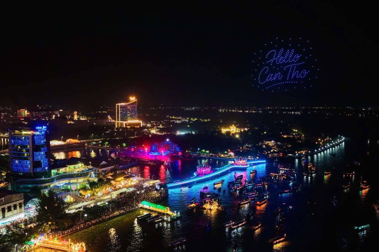 Khai mạc Lễ hội Văn hóa sông nước Cần Thơ 2025 - Tôn vinh sắc màu sông nước Tây Đô Khai mạc Lễ hội Văn hóa sông nước Cần Thơ 2025 - Tôn vinh sắc màu sông nước Tây Đô