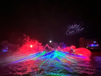 khai mac le hoi van hoa song nuoc can tho 2025 ton vinh sac mau song nuoc tay do