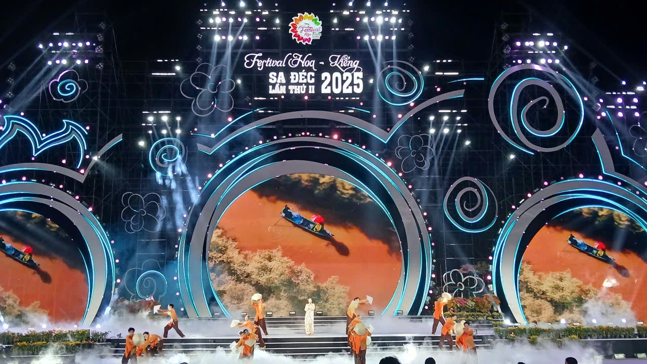 Khai mạc Festival Hoa - kiểng Sa Đéc (Đồng Tháp) lần thứ 2 năm 2025 Khai mạc Festival Hoa - kiểng Sa Đéc (Đồng Tháp) lần thứ 2 năm 2025