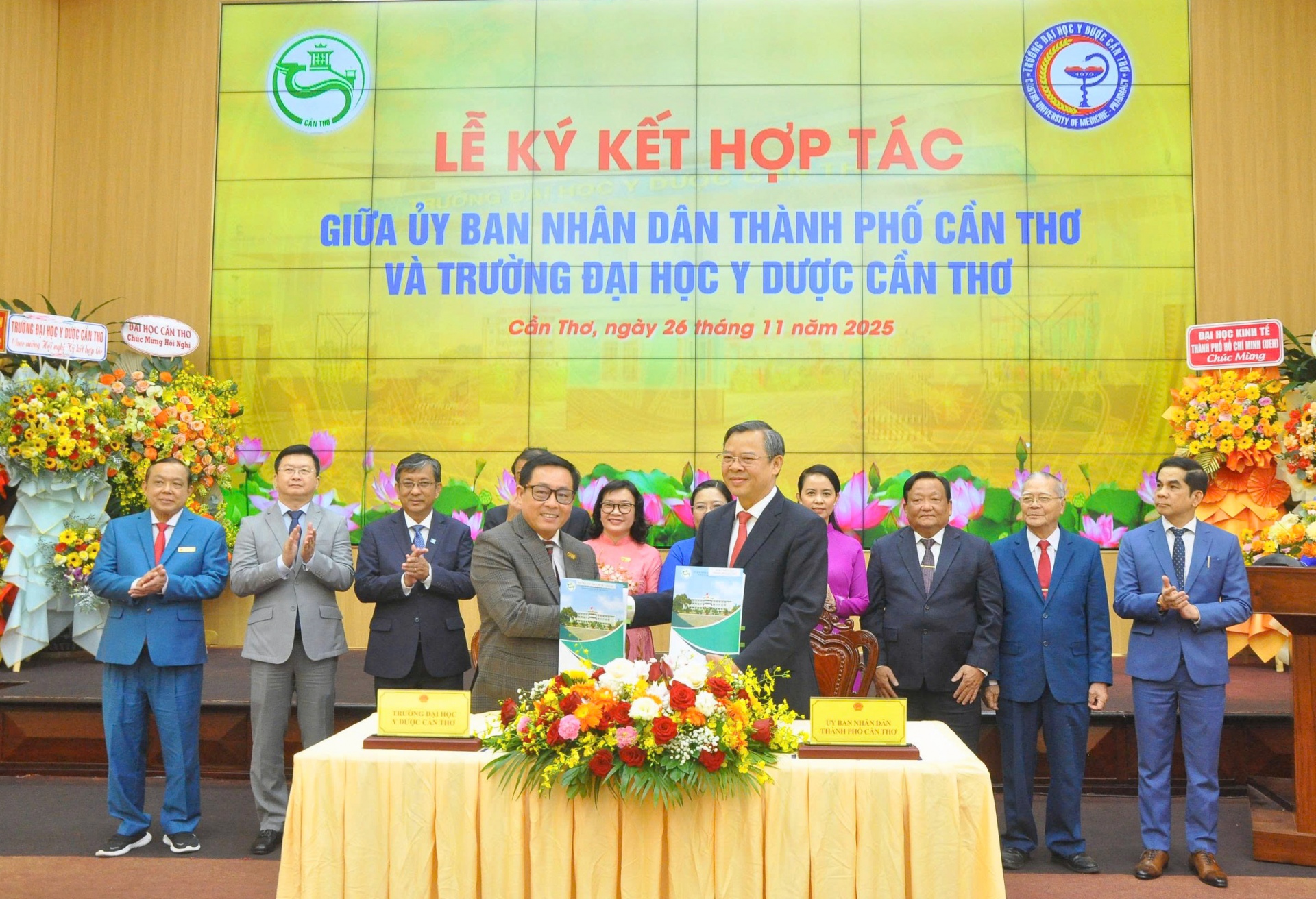 Từ Nghị quyết 57 đến thực tiễn - Đại học Y Dược Cần Thơ vươn tới trung tâm y khoa vùng Từ Nghị quyết 57 đến thực tiễn - Đại học Y Dược Cần Thơ vươn tới trung tâm y khoa vùng
