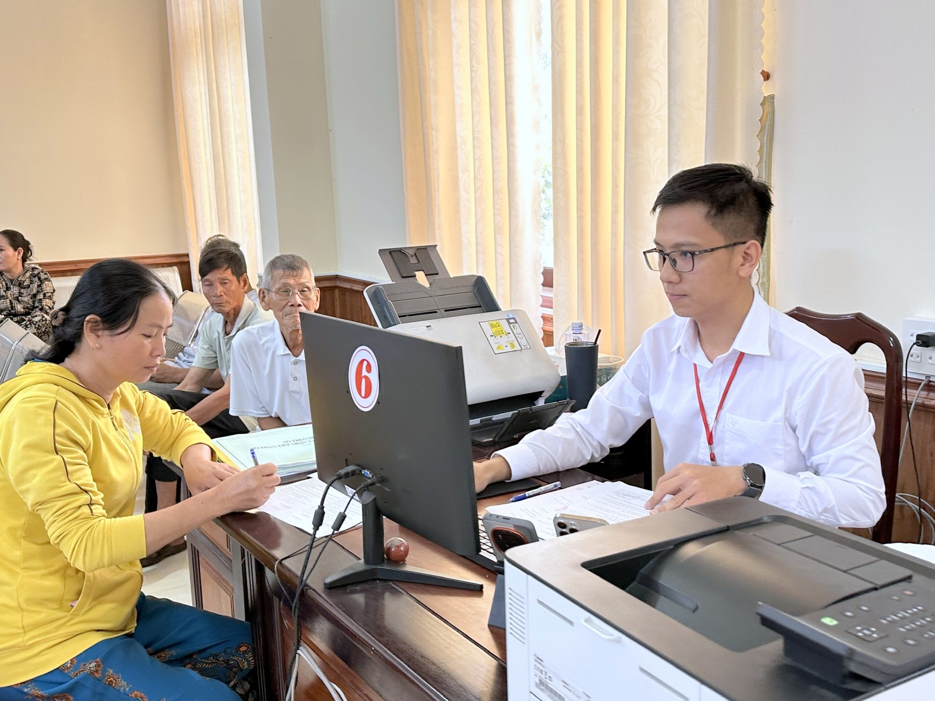 Cờ Đỏ phát huy nội lực, tạo nền tảng phát triển bền vững