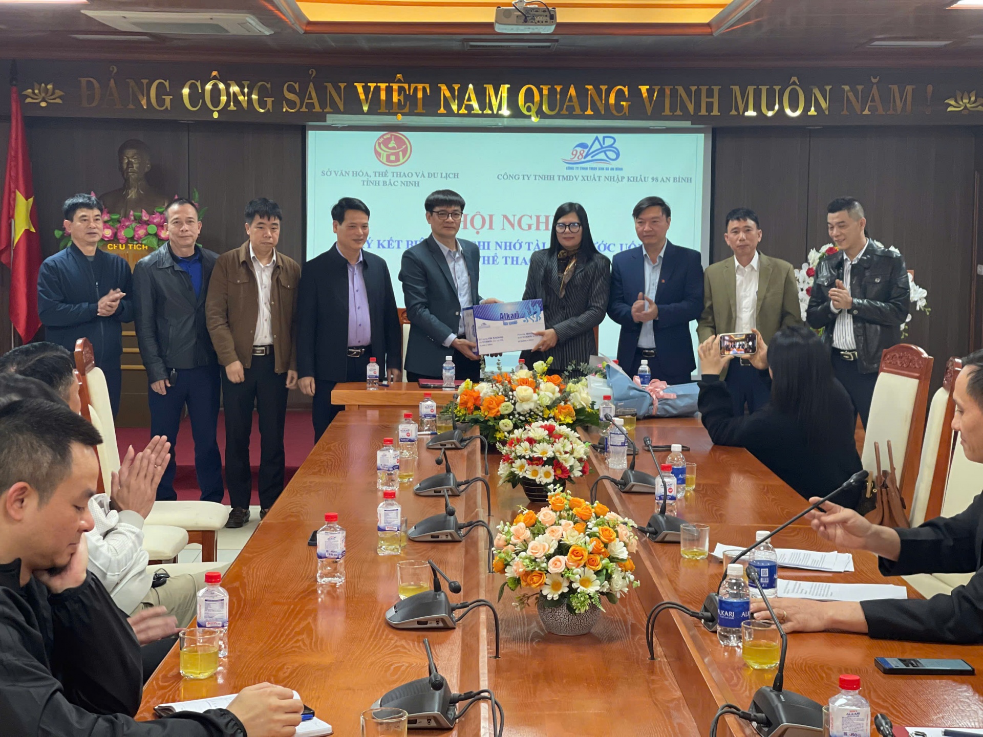 Bắc Ninh: Ký biên bản ghi nhớ tài trợ nước uống cho các giải thể thao năm 2026