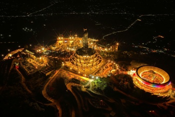 Tây Ninh: Hơn 450 Tăng Ni dự lễ an vị tượng Phật Câu Na Hàm Mâu Ni tại núi Bà Đen