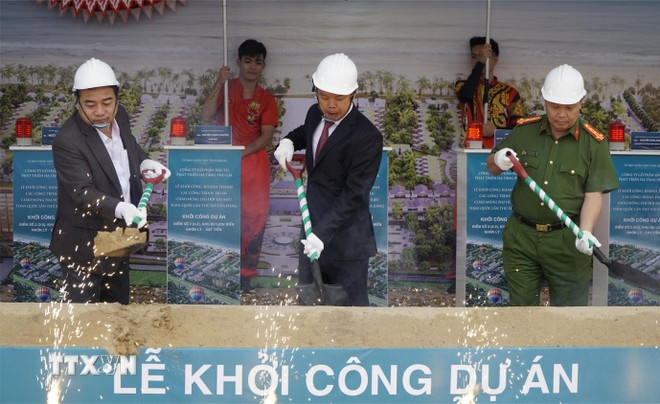   Sáng 19/12/2025, tỉnh Gia Lai tổ chức Lễ khởi công Dự án điểm số 2 (2-2) Khu du lịch biển Nhơn Lý-Cát Tiến thuộc Khu kinh tế Nhơn Hội, xã Ngô Mây. Đây là một trong những công trình, dự án quan trọng chào mừng Đại hội đại biểu toàn quốc lần thứ XIV của Đảng tại tỉnh Gia Lai. (Ảnh: TTXVN)