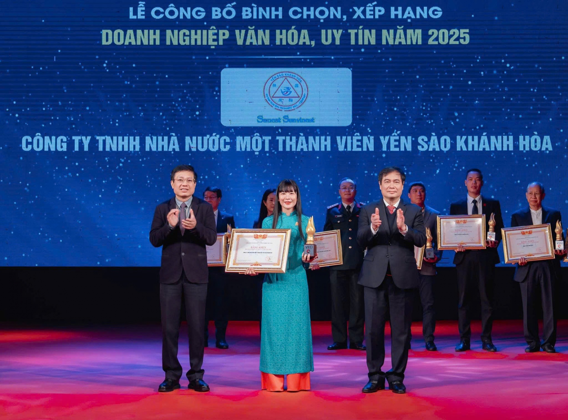 Yến sào Khánh Hoà được vinh danh trong top 20 doanh nghiệp văn hoá, uy tín năm 2025