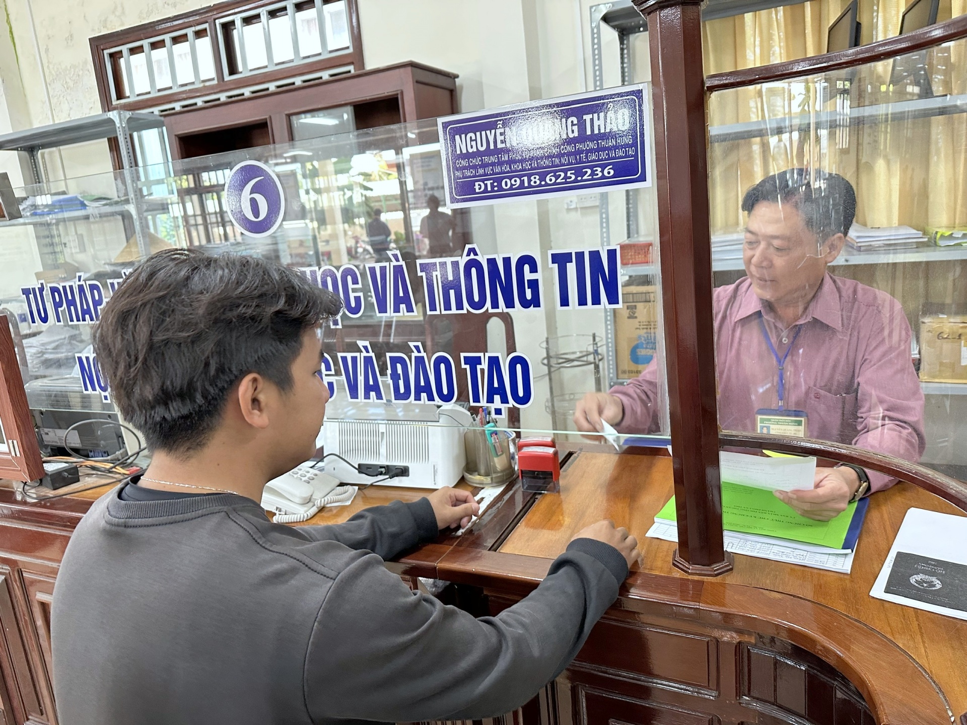 Phường Thuận Hưng (Cần Thơ) chủ động nghiên cứu ứng dụng AI trong giải quyết thủ tục hành chính