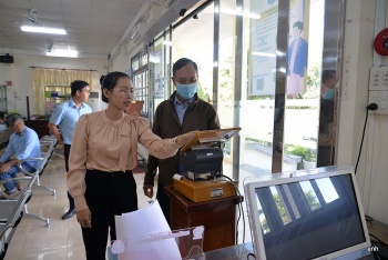 phuong thuan hung can tho chu dong nghien cuu ung dung ai trong giai quyet thu tuc hanh chinh