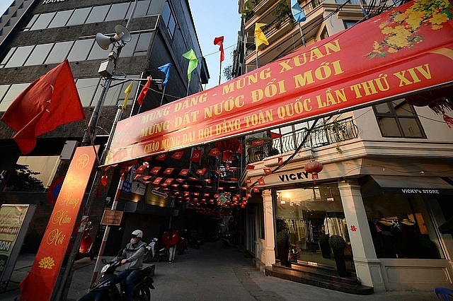 Hà Nội rợp cờ hoa đón chào Đại hội Đảng lần thứ XIV