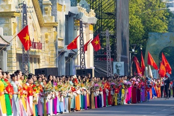 nguoi lao dong vui mung khi co them mot ngay nghi le vao 2411 hang nam