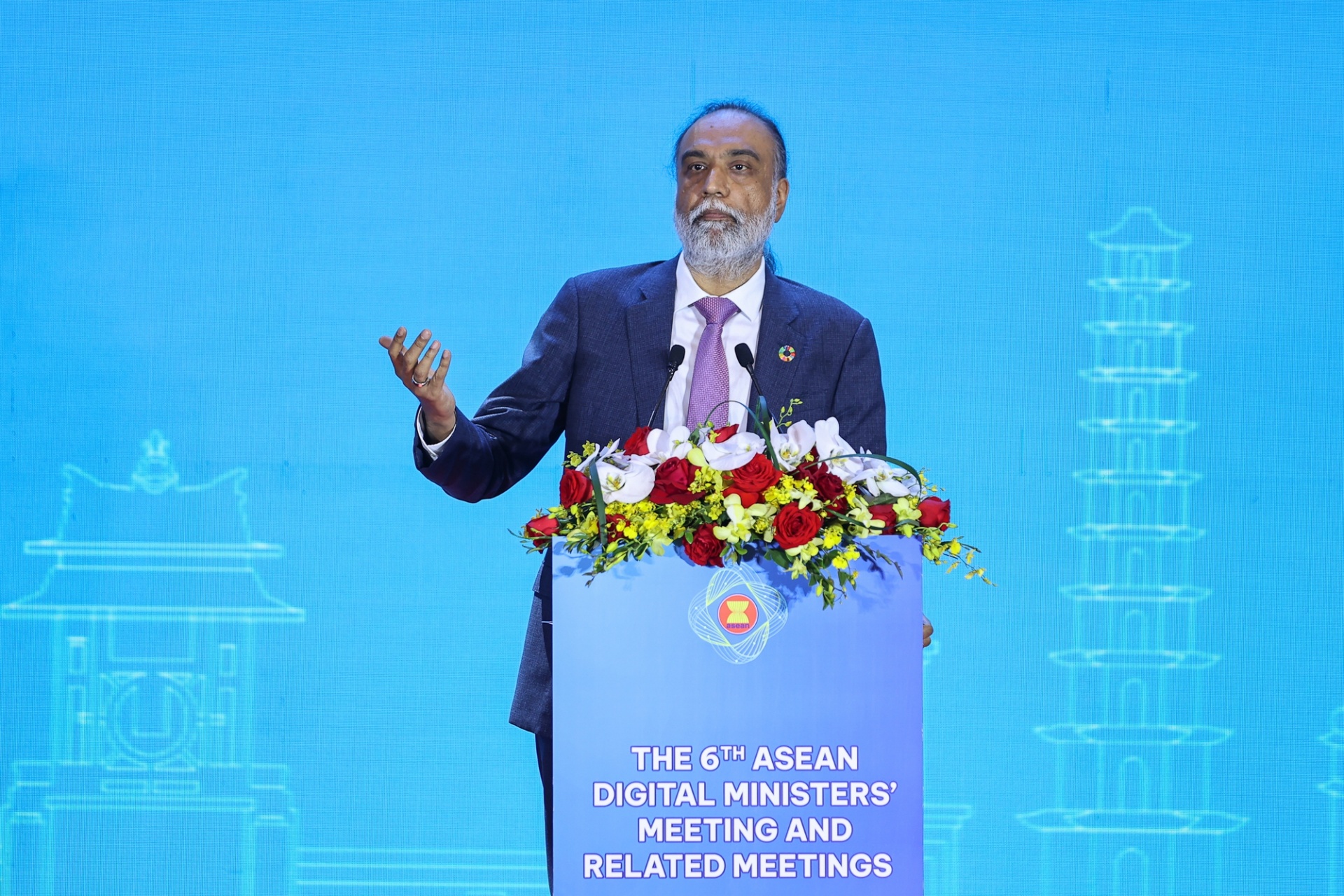 Ngài Amandeep Singh Gill, Phó Tổng Thư ký, Đặc phái viên về Công nghệ của Tổng Thư ký Liên Hợp Quốc phát biểu tại Hội nghị - Ảnh: VGP Ngài Amandeep Singh Gill, Phó Tổng Thư ký, Đặc phái viên về Công nghệ của Tổng Thư ký Liên Hợp Quốc phát biểu tại Hội nghị - Ảnh: VGP