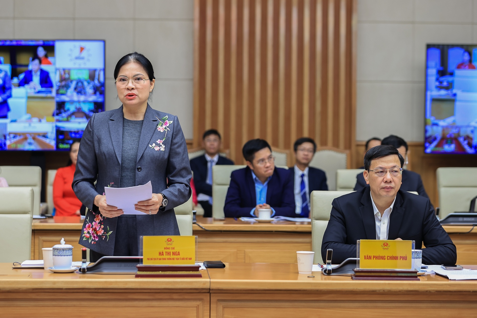 Đồng chí Hà Thị Nga, Phó Chủ tịch - Tổng Thư ký Ủy ban Trung ương Mặt trận Tổ quốc Việt Nam, phát biểu tại Hội nghị - Ảnh: VGP Đồng chí Hà Thị Nga, Phó Chủ tịch - Tổng Thư ký Ủy ban Trung ương Mặt trận Tổ quốc Việt Nam, phát biểu tại Hội nghị - Ảnh: VGP