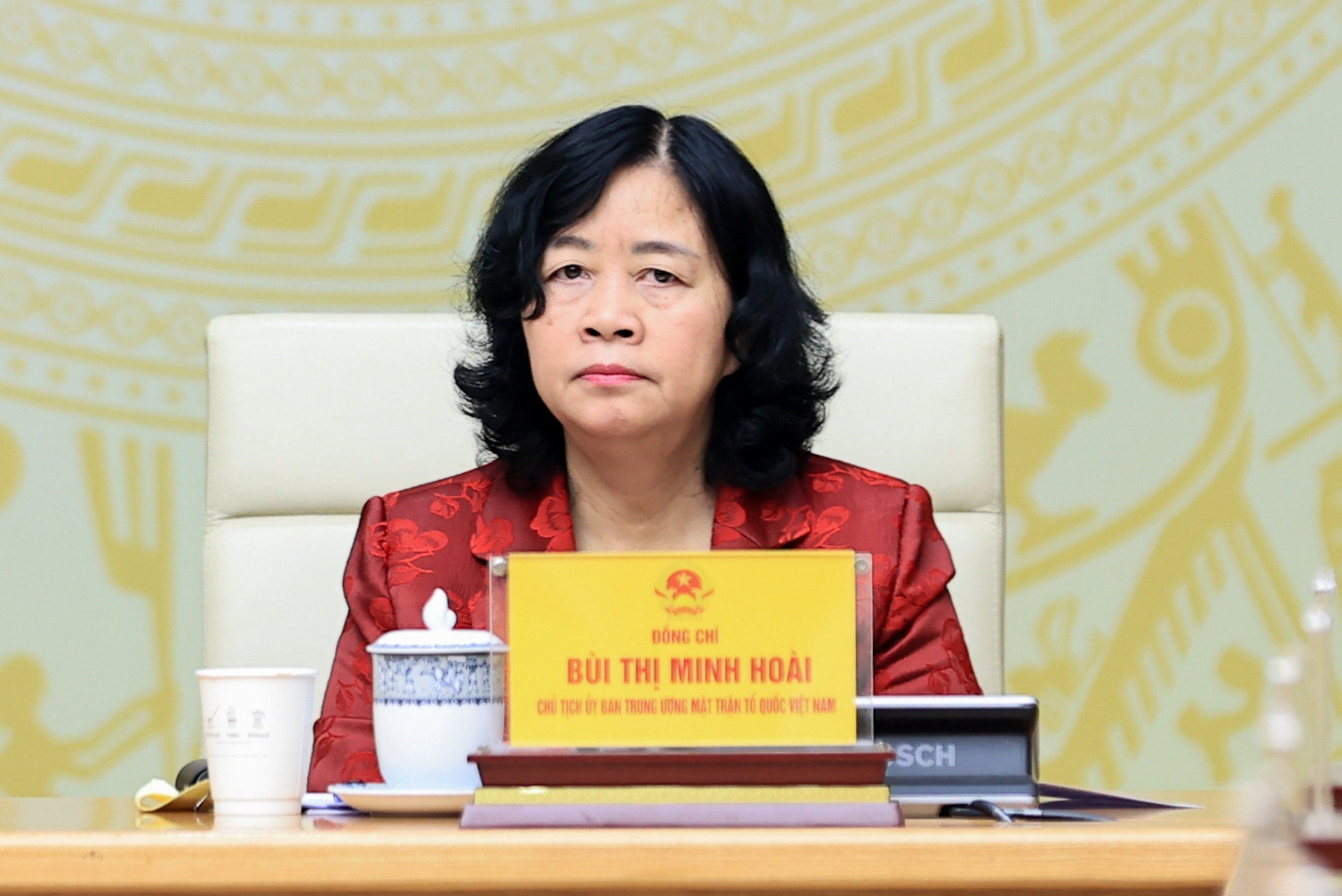 Đồng chí Bùi Thị Minh Hoài, Ủy viên Bộ Chính trị, Bí thư Trung ương Đảng, Chủ tịch Ủy ban Trung ương Mặt trận Tổ quốc Việt Nam tham dự Hội nghị - Ảnh: VGP Đồng chí Bùi Thị Minh Hoài, Ủy viên Bộ Chính trị, Bí thư Trung ương Đảng, Chủ tịch Ủy ban Trung ương Mặt trận Tổ quốc Việt Nam tham dự Hội nghị - Ảnh: VGP