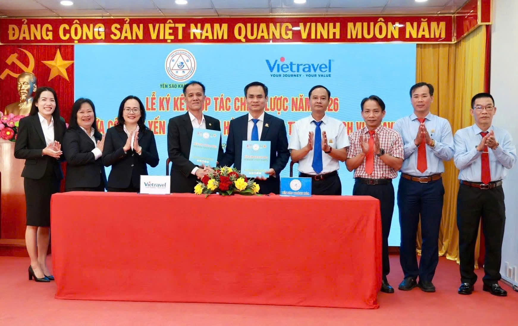 Yến sào Khánh Hòa và Công ty Cổ phần Du lịch Vietravel - Chi nhánh Khánh Hòa: Hợp tác thúc đẩy du lịch Yến sào Khánh Hòa và Công ty Cổ phần Du lịch Vietravel - Chi nhánh Khánh Hòa: Hợp tác thúc đẩy du lịch