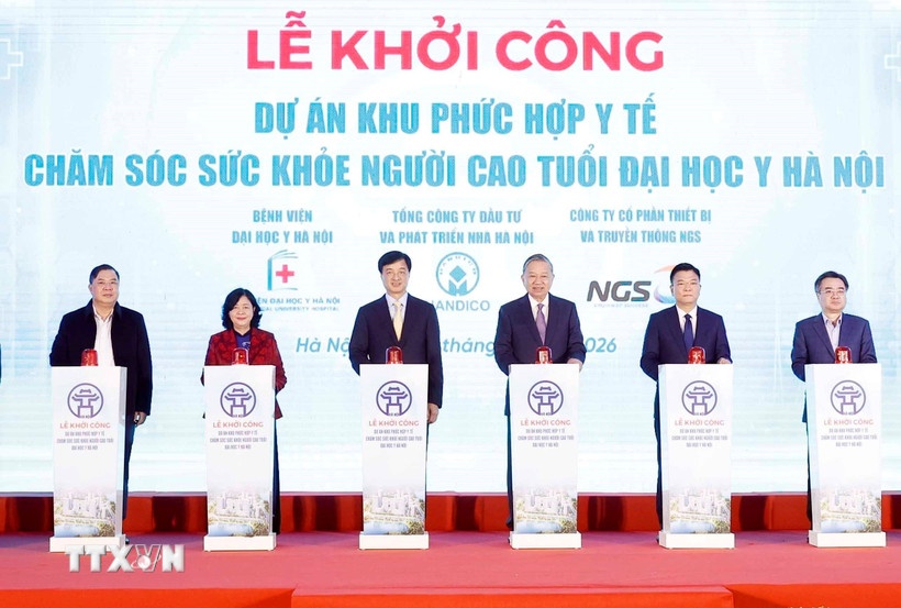Tổng Bí thư Tô Lâm và các đại biểu thực hiện nghi thức khởi công. (Ảnh: TTXVN) Tổng Bí thư Tô Lâm và các đại biểu thực hiện nghi thức khởi công. (Ảnh: TTXVN)