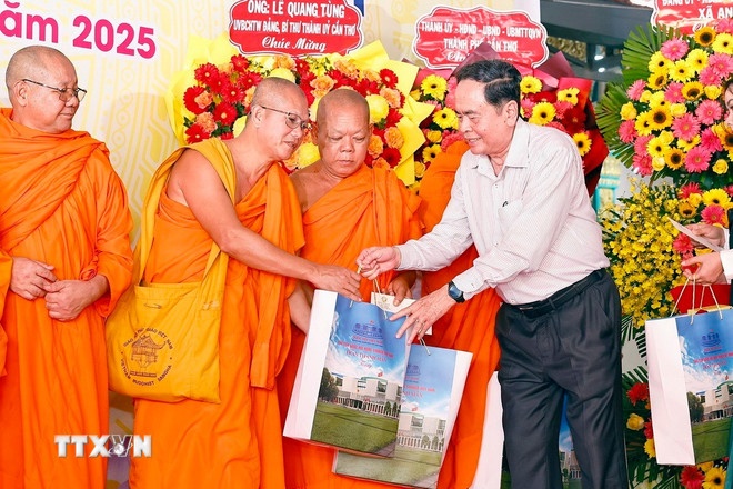 Đại hội XIV: Phát huy đại đoàn kết toàn dân tộc,tạo động lực phát triển đất nước Đại hội XIV: Phát huy đại đoàn kết toàn dân tộc, tạo động lực phát triển đất nước