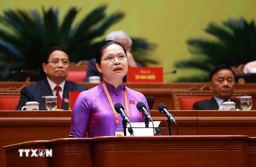 Đồng chí Hà Thị Nga, Ủy viên Trung ương Đảng, Phó Bí thư Thường trực Đảng ủy Mặt trận Tổ quốc, các đoàn thể Trung ương, Phó Chủ tịch, Tổng Thư ký Ủy ban Trung ương Mặt trận Tổ quốc Việt Nam, tham luận về vấn đề “Phát huy sức mạnh đoàn kết toàn dân tộc – nền tảng, động lực quan trọng thực hiện thắng lợi các mục tiêu phát triển đất nước trong kỷ nguyên mới”. (Ảnh: TTXVN) Đồng chí Hà Thị Nga, Ủy viên Trung ương Đảng, Phó Bí thư Thường trực Đảng ủy Mặt trận Tổ quốc, các đoàn thể Trung ương, Phó Chủ tịch, Tổng Thư ký Ủy ban Trung ương Mặt trận Tổ quốc Việt Nam, tham luận về vấn đề “Phát huy sức mạnh đoàn kết toàn dân tộc – nền tảng, động lực quan trọng thực hiện thắng lợi các mục tiêu phát triển đất nước trong kỷ nguyên mới”. (Ảnh: TTXVN)